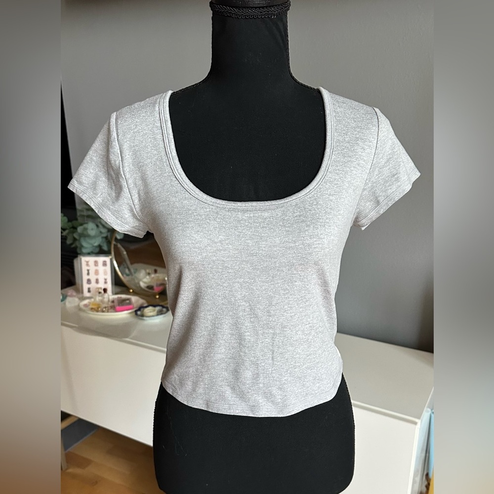 Vuori Short Sleeved Halo Crop T